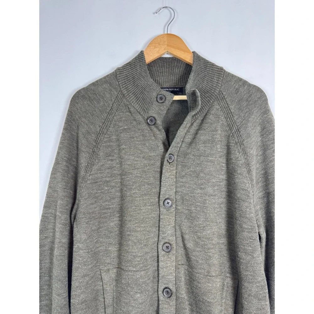 Minimalist Banana Republic Mens Large Cardigan Green Button Mock Neck Sweater